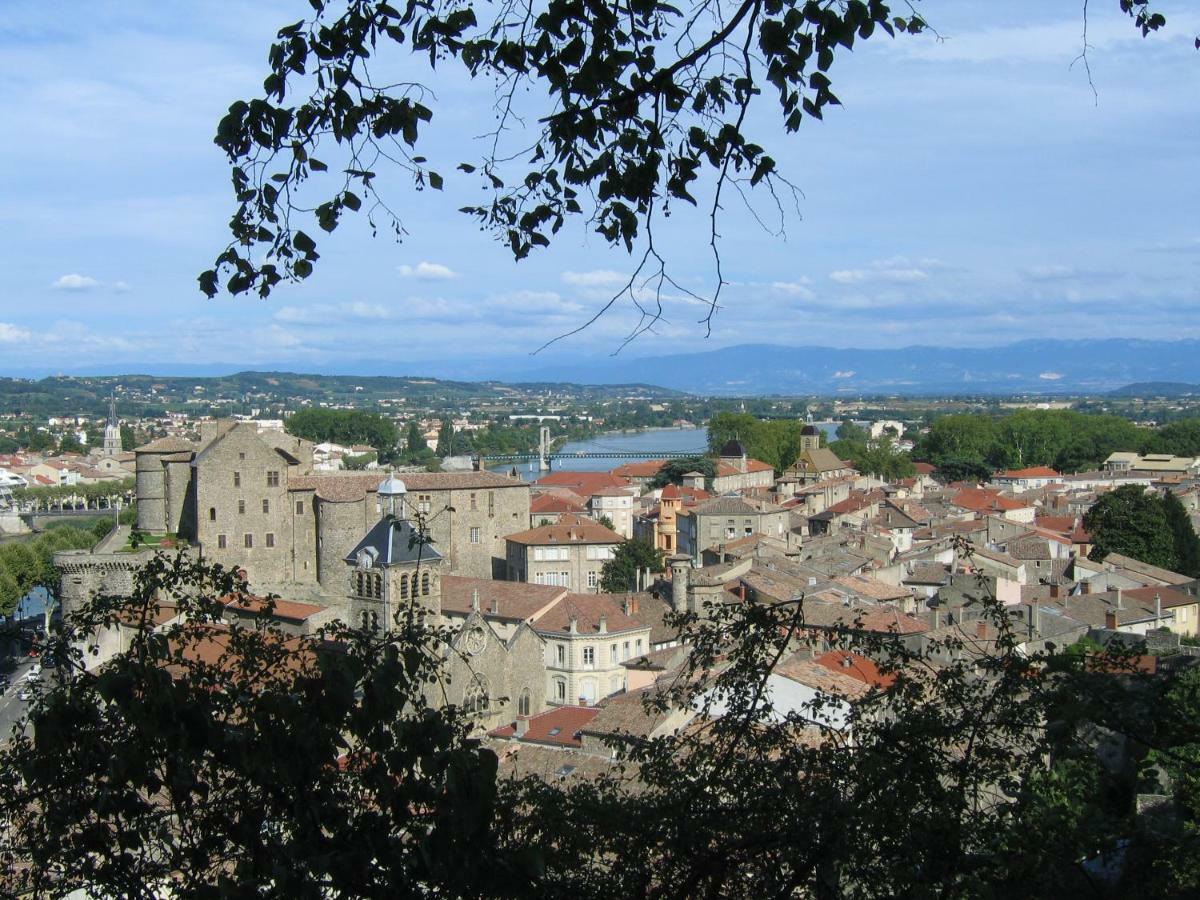 Gite Le Pied Du Geant - Local Securise Pour Les Velos Tournon-sur-Rhone Luaran gambar